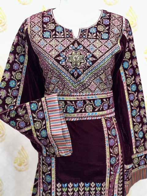 Velveted Silk Palestinian Elegance Embroidered Thoub: Luxurious Comfort and Timeless Elegance