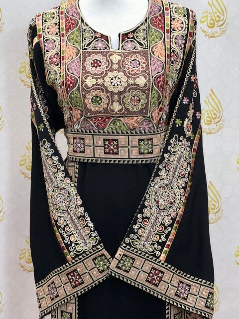 Elegante y moderno tradicional bordado palestino Thoub