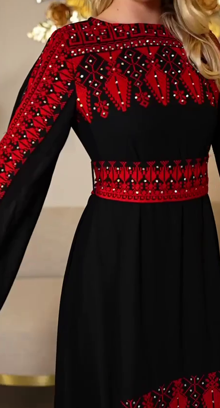 Long Sleeves Embroidered Thoub: Regal Elegance and Sophisticated Style