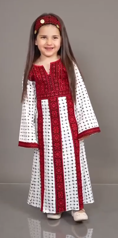 Teen Girl Kuffiyeh Abaya: Cultural Fashion and Modern Elegance