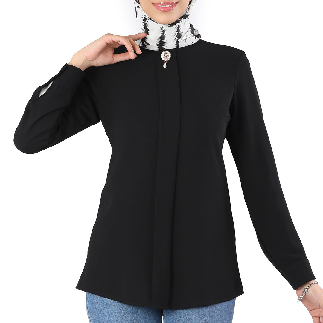 Tunic Shirt With Brooch: Elegant Style and Modern Sophistication