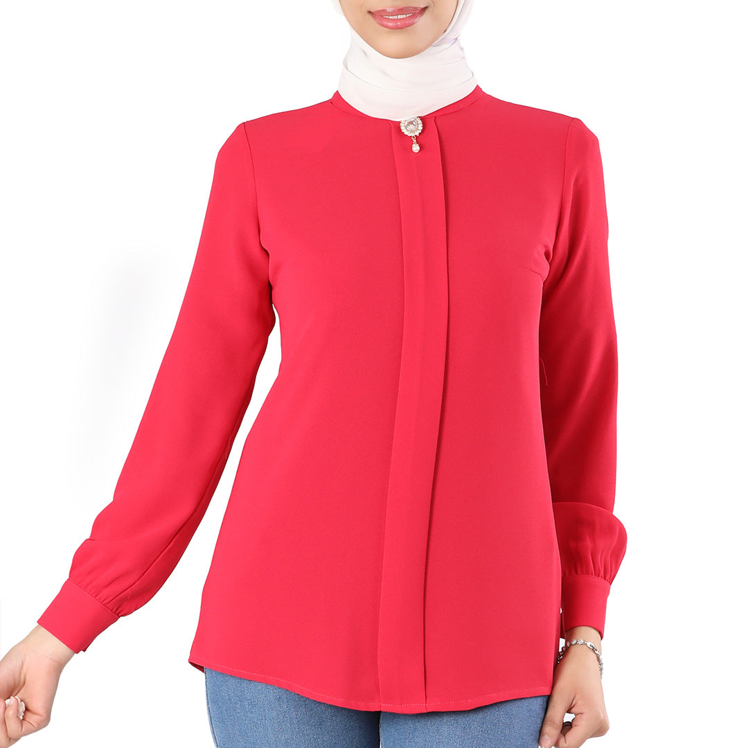 Tunic Shirt With Brooch: Elegant Style and Modern Sophistication