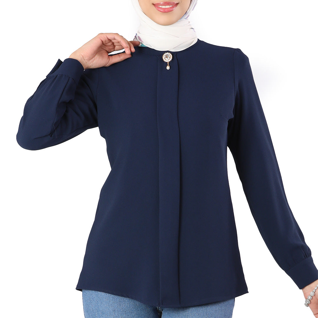 Tunic Shirt With Brooch: Elegant Style and Modern Sophistication