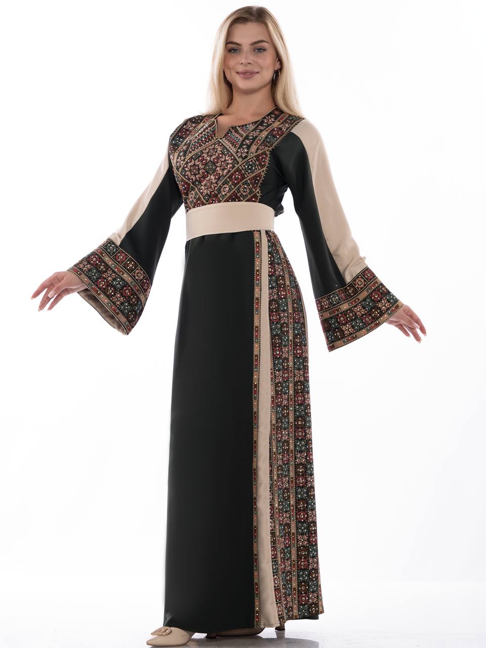 Simple Embroidery Thoub with Satin: Elegance and Timeless Sophistication